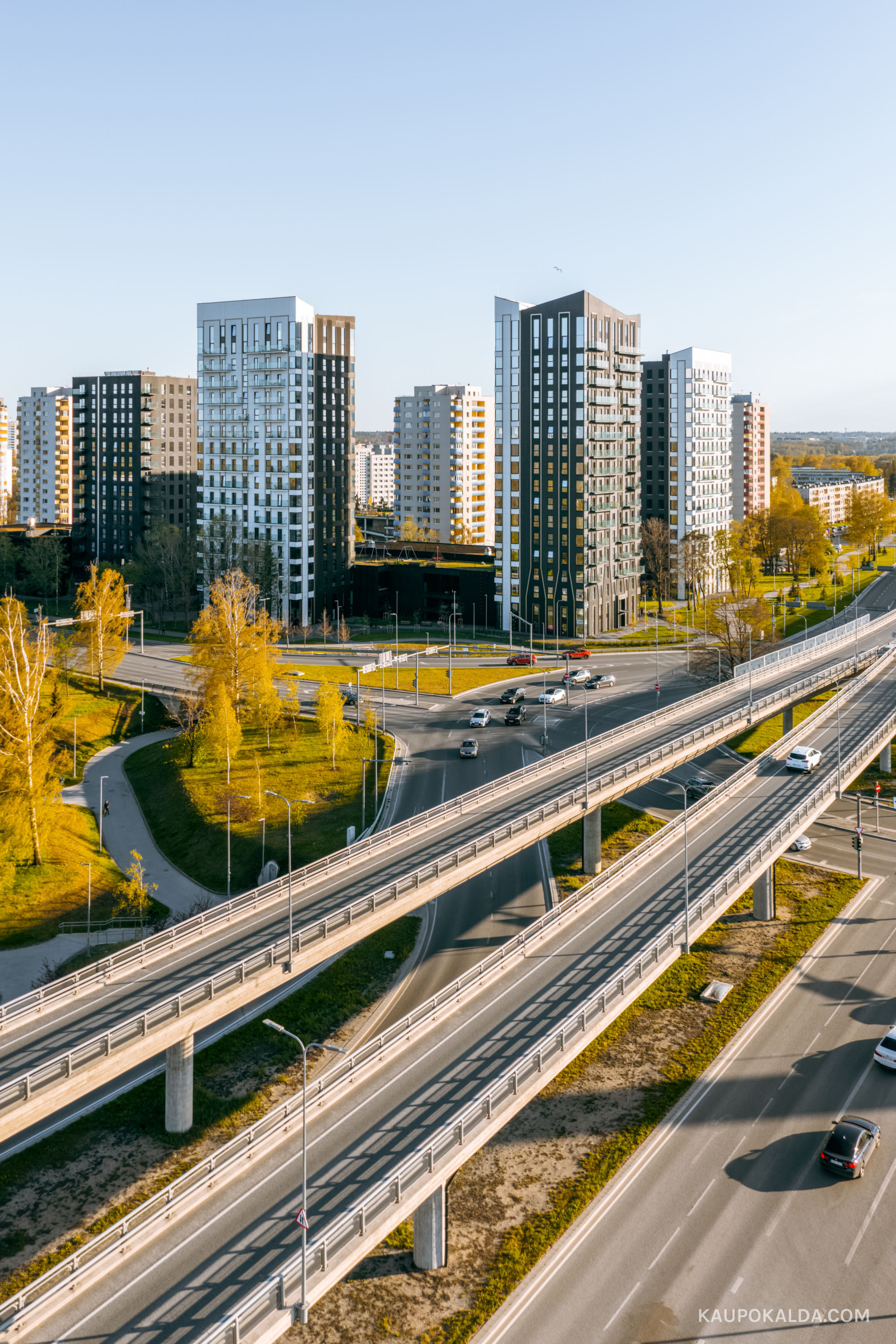 Dji Mavic 4 Pro 28mm lens, portrait mode