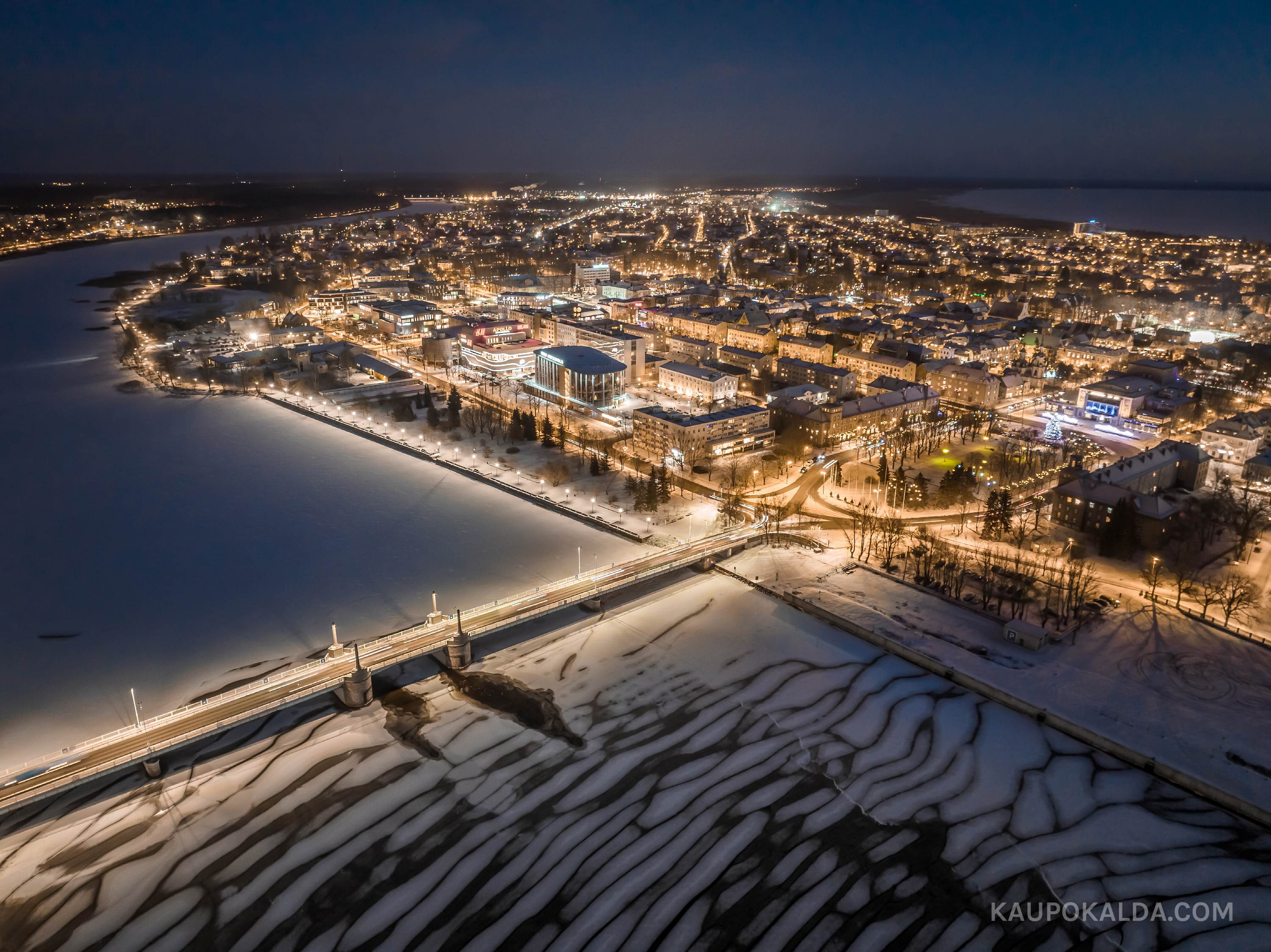 Viilutatud jää Pärnu moodi