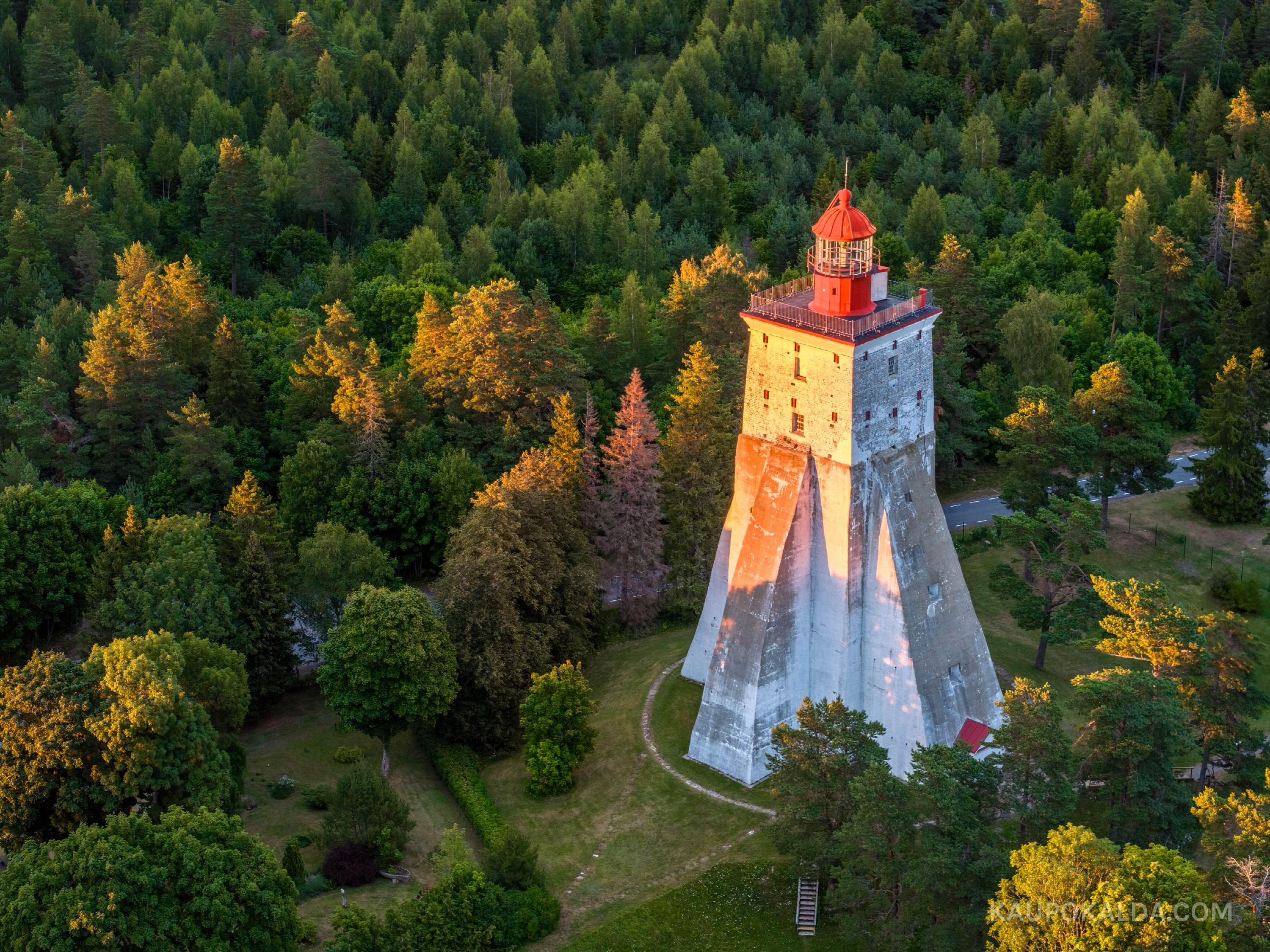 Viimast valgust püüdmas