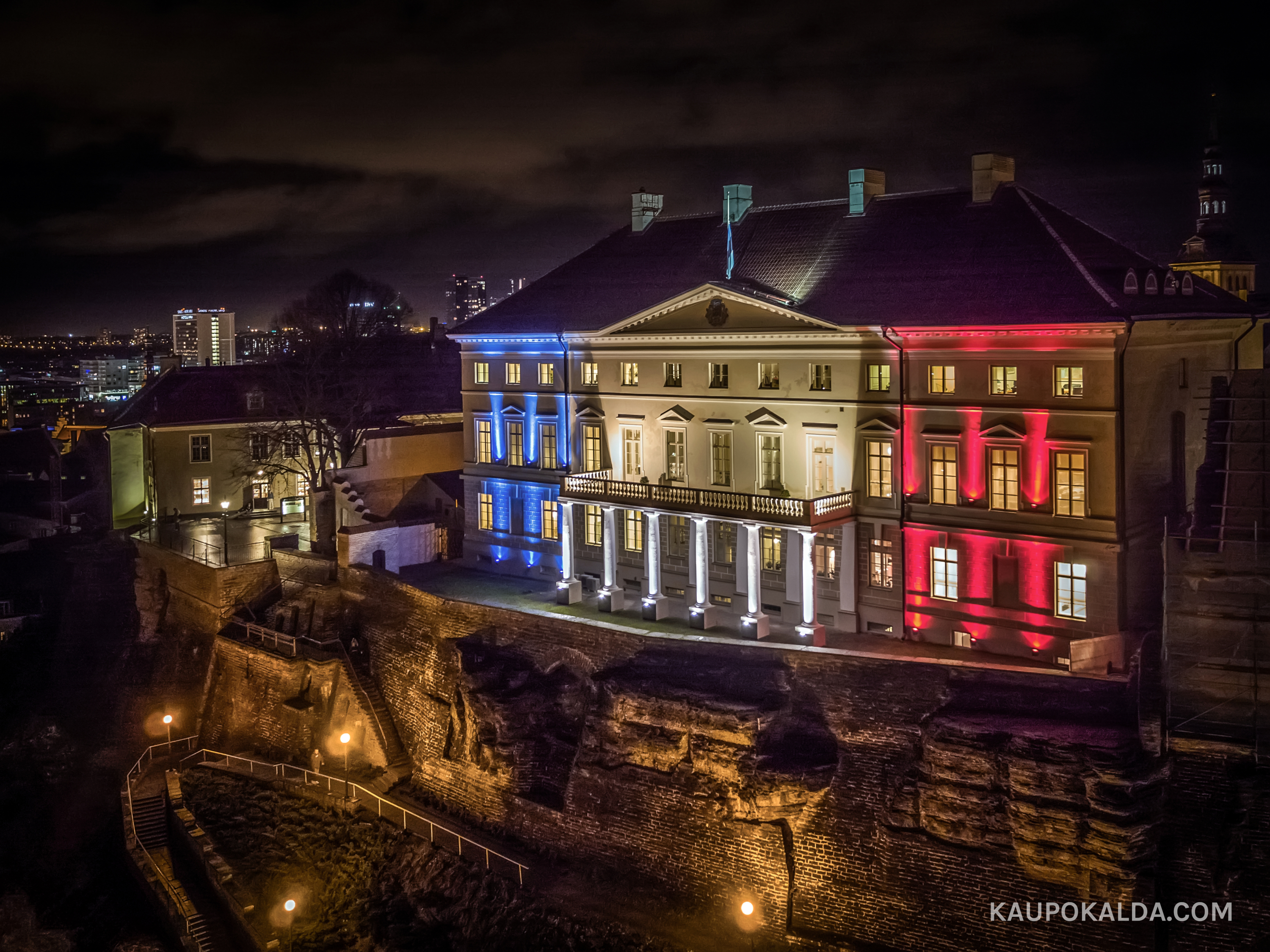 #NousSommesUnis #Paris #Estonia